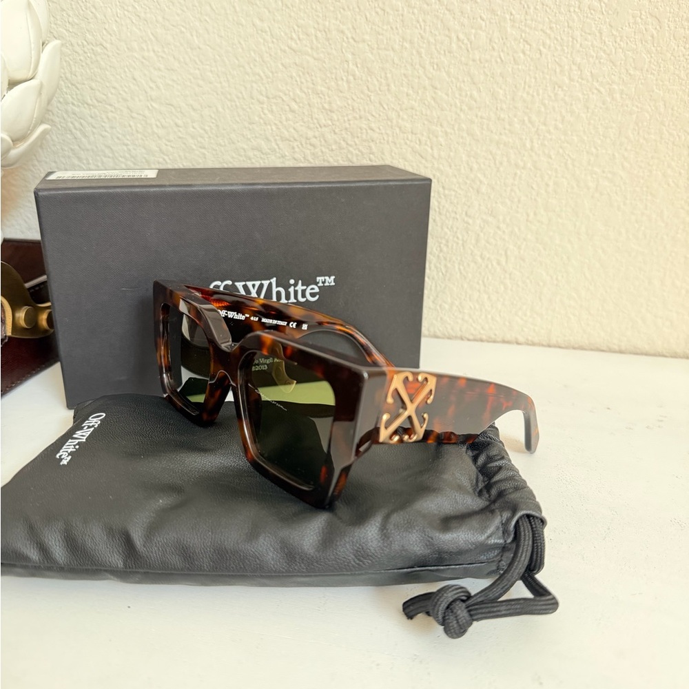 Off-White Tortoiseshell Sunglasses - image 1